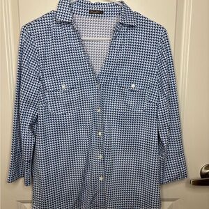 J. McLaughlin blue geometric patterned button down blouse size M